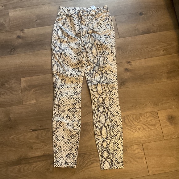 GOOD AMERICAN Good Waist Gray Snake Print High Waist Skinny Jeans size 8/29 C72 - Picture 7 of 10